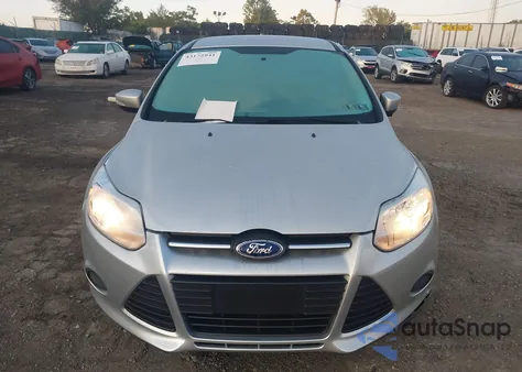 2014 Ford Focus Se z USA, uszkodzony, nr VIN 1FADP3F28EL304406